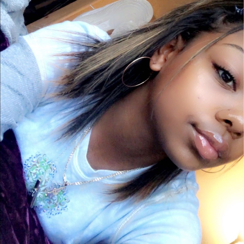 Meet your Posher, Alystia